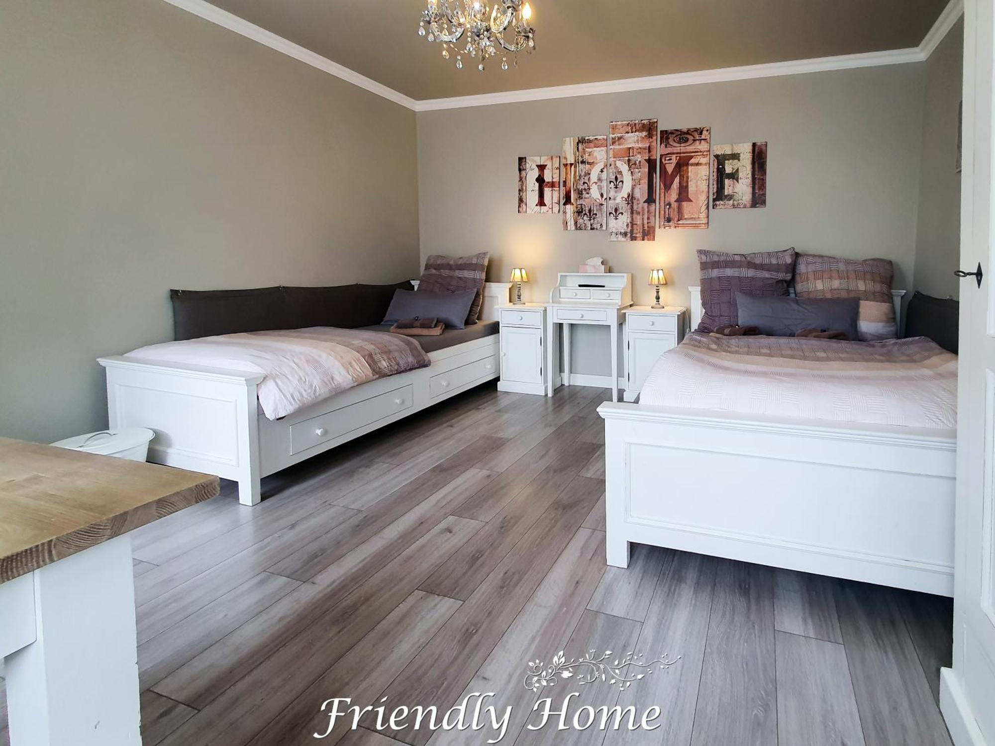 Friendly Home - Stadthaus บอร์นไฮม์ ภายนอก รูปภาพ