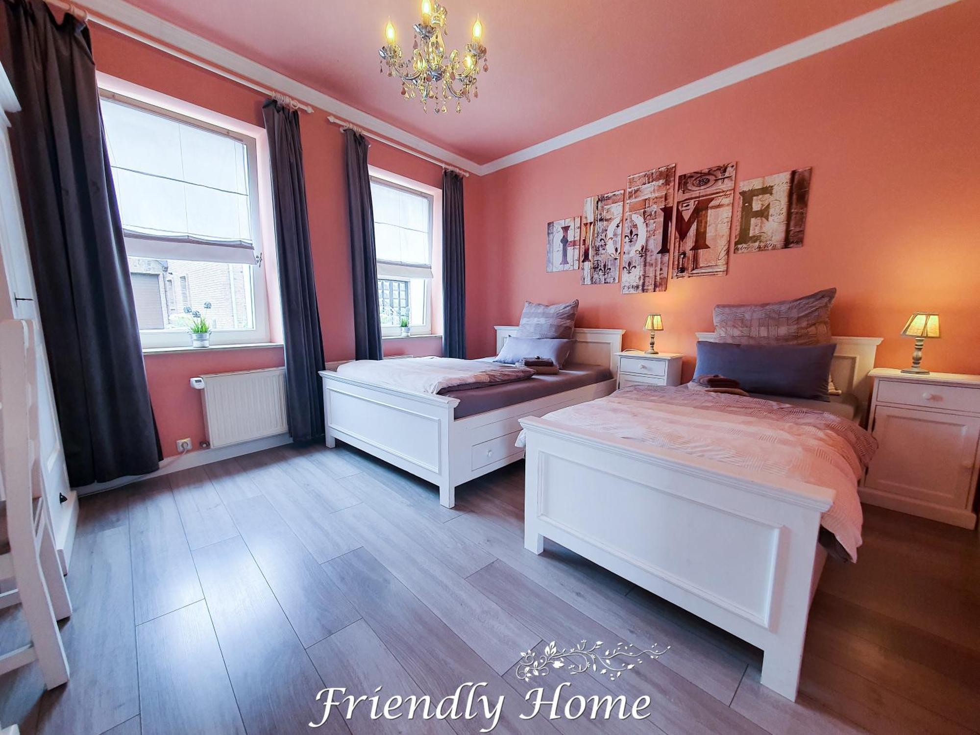 Friendly Home - Stadthaus บอร์นไฮม์ ภายนอก รูปภาพ